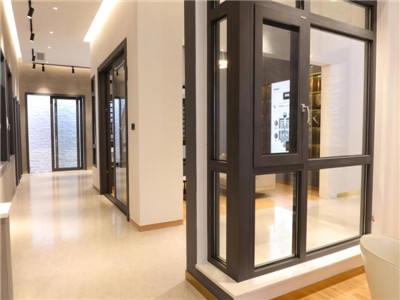 卧室门窗选购 平开窗与推拉窗的区别和优势