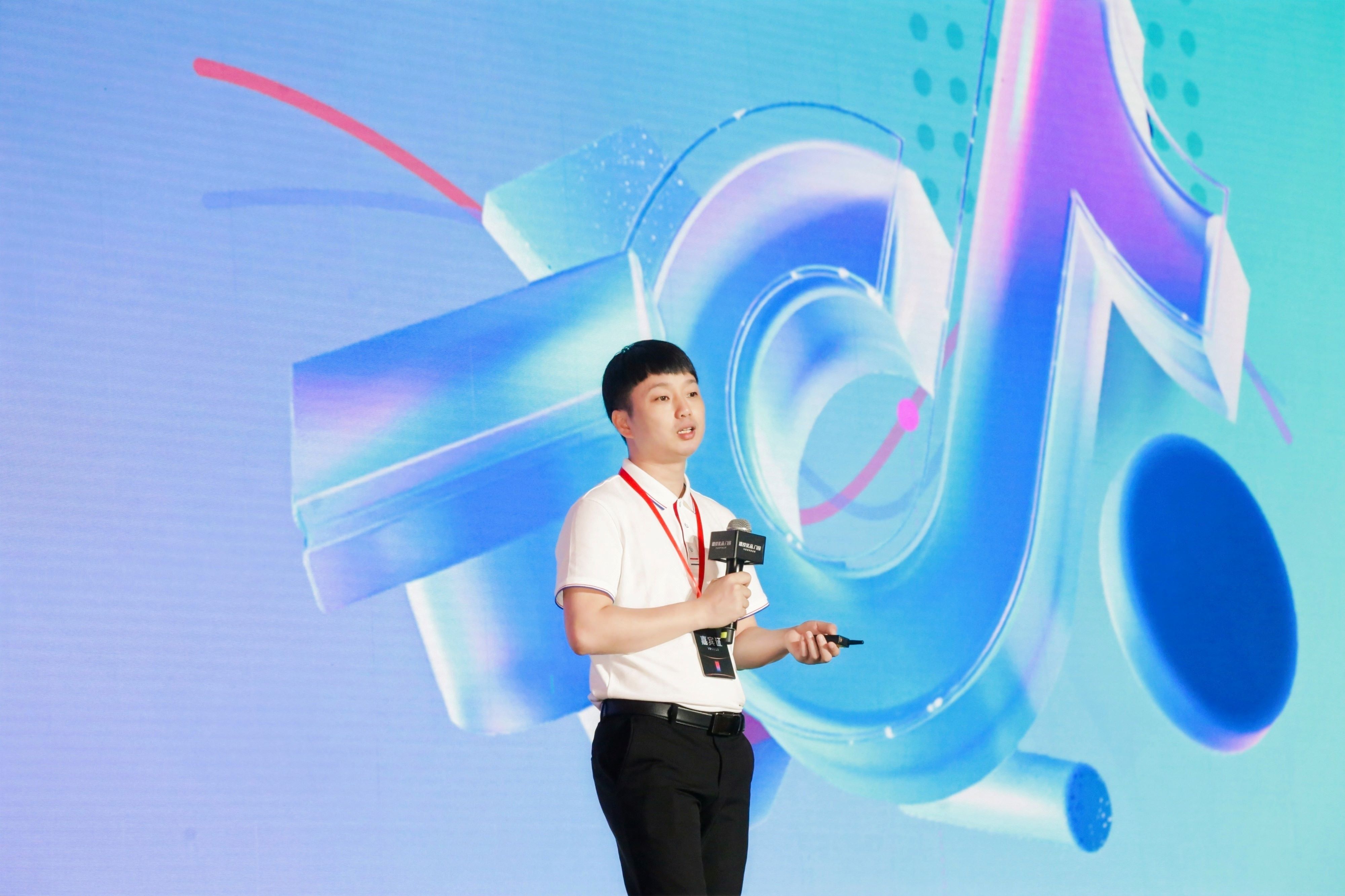 201687233389329323.jpg 德技优品门窗品牌总经理叶杨勇.jpg