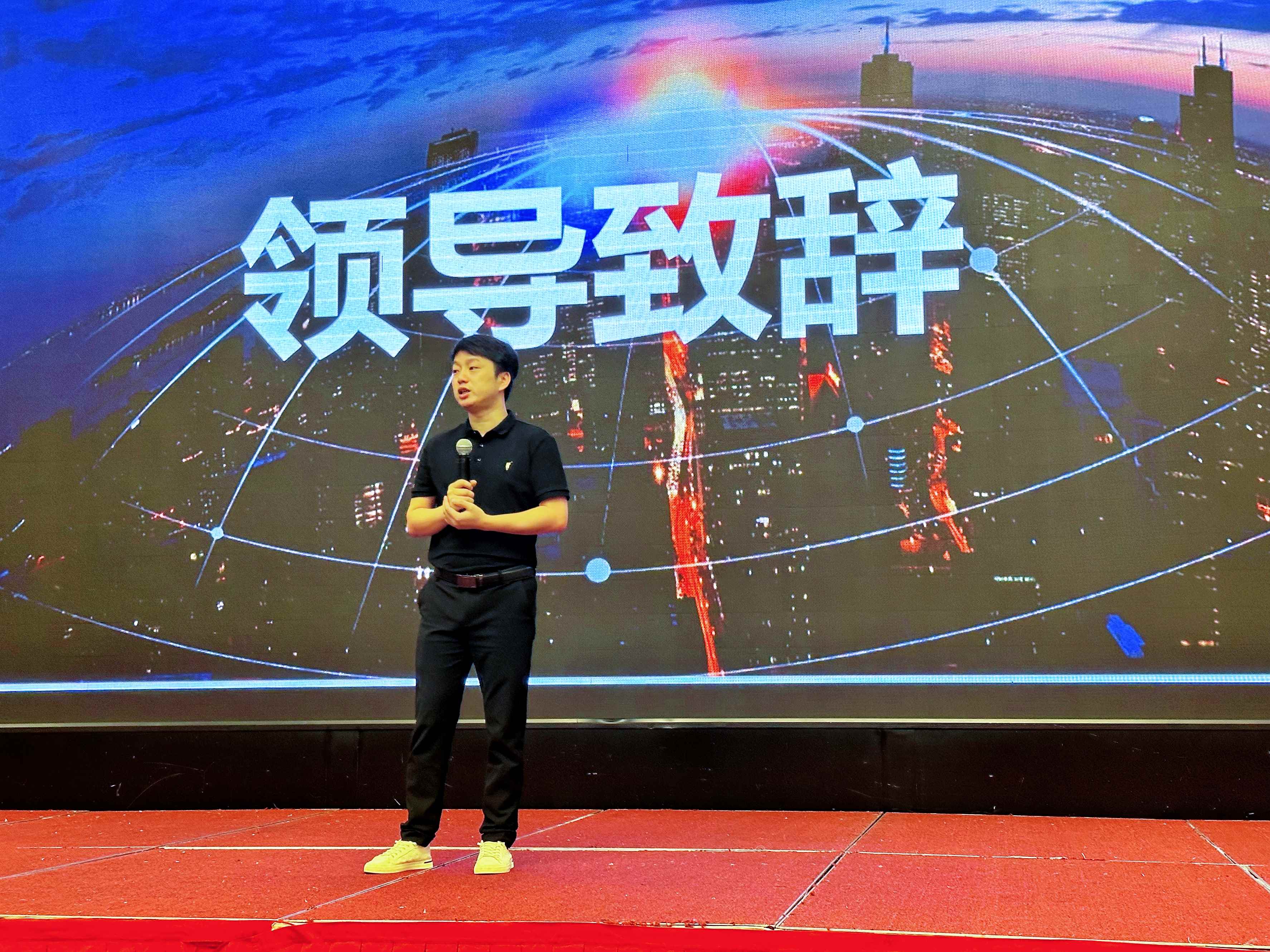 261695691367898394.jpg 240.jpg